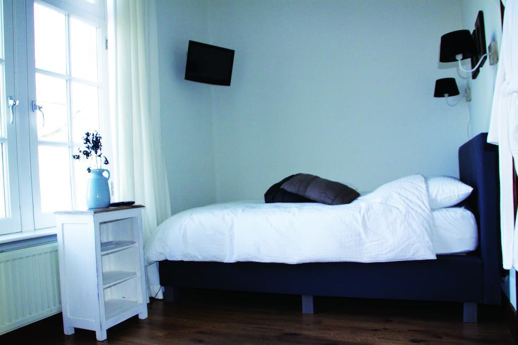 Bed and Breakfast Staatsie 1866 Hegelsom Zimmer foto